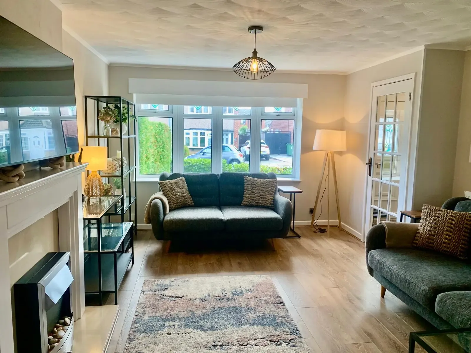 Kingfisher Nest - Serviced Accommodation | Contractor/Family Accommodation | Wirral | Moreton in 9 Kingfisher Way, CH49 4PR - Property image 2 - VivreStays