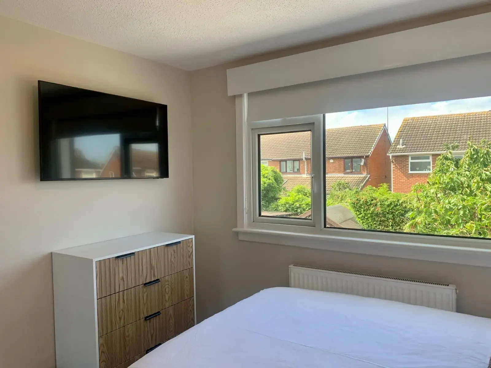Kingfisher Nest - Serviced Accommodation | Contractor/Family Accommodation | Wirral | Moreton in 9 Kingfisher Way, CH49 4PR - Property image 13 - VivreStays