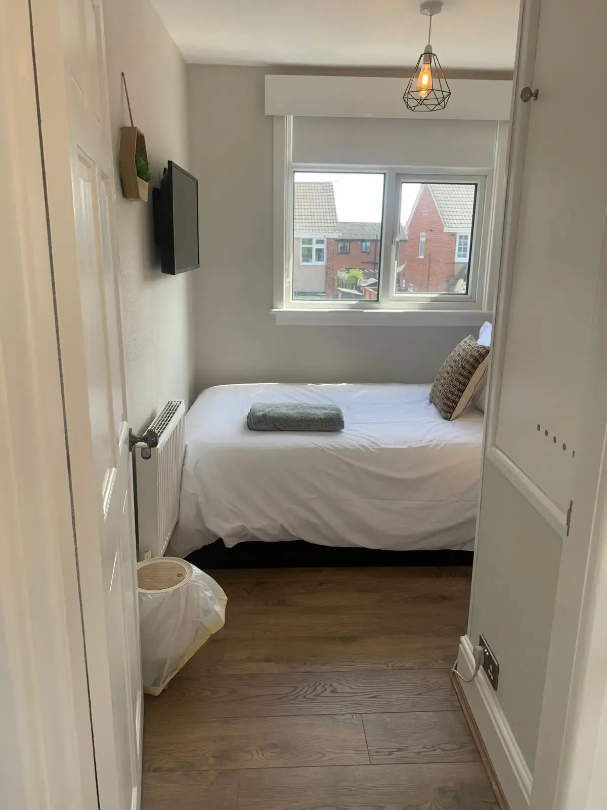Kingfisher Nest - Serviced Accommodation | Contractor/Family Accommodation | Wirral | Moreton in 9 Kingfisher Way, CH49 4PR - Property image 14 - VivreStays