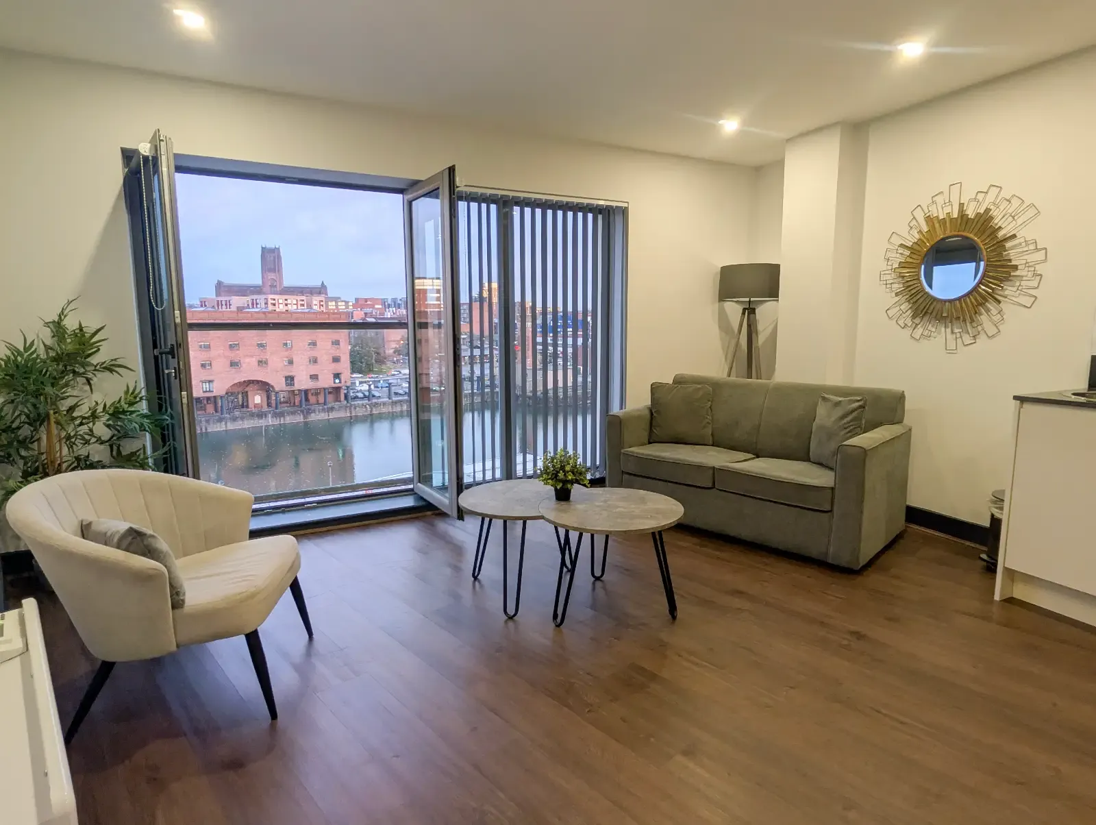 1 bedroom Dockside Apartment serviced apartment - Liverpool - VivreStays
