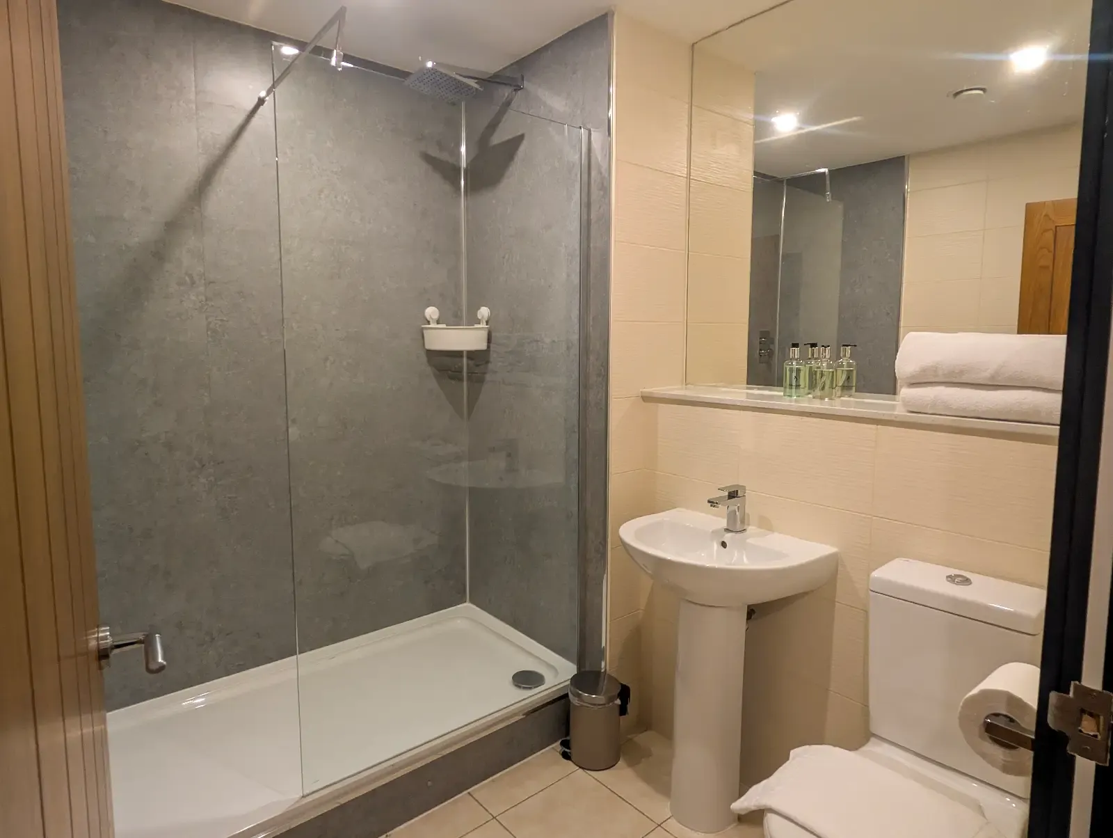 1 bedroom Dockside Apartment in 19 Keel Wharf, Liverpool, L3 4ET, United Kingdom - Property image 3 - VivreStays