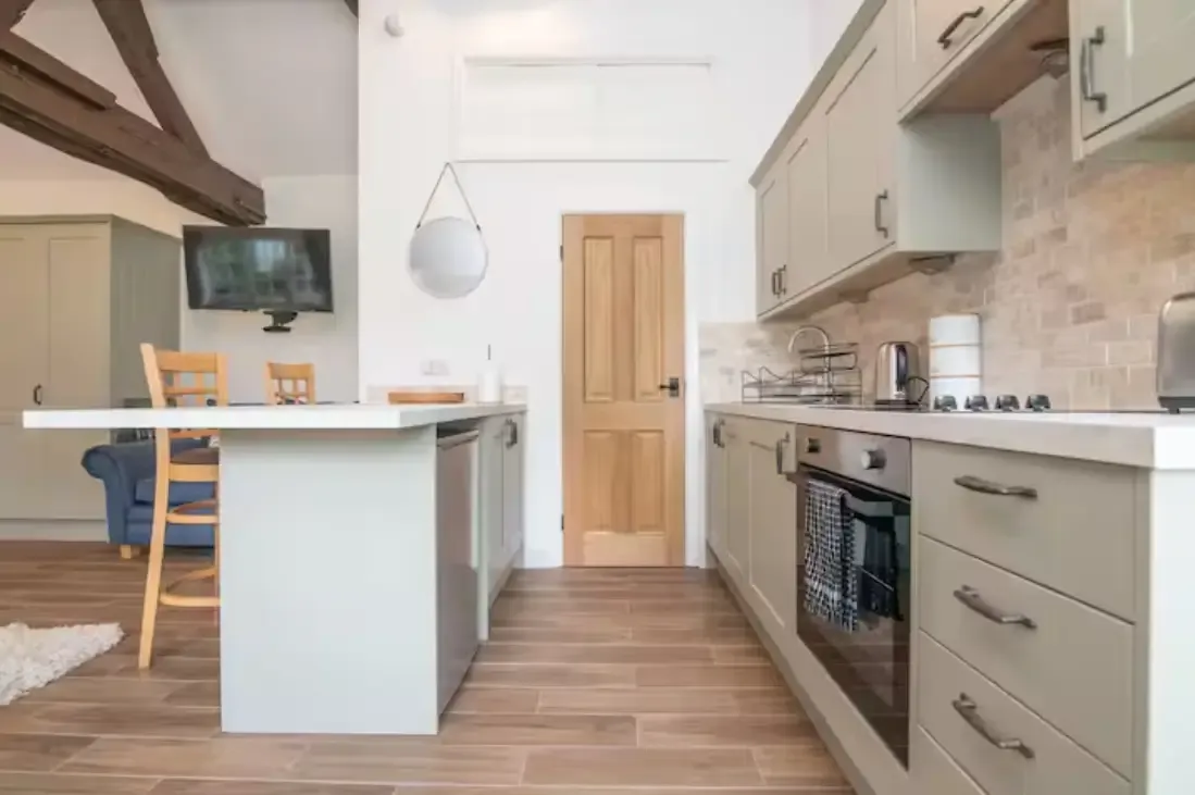 View The Arden Craft Centre by Mia Partners The Arden Craft Centre by Mia Partners serviced apartment - Henley-in-Arden - VivreStays