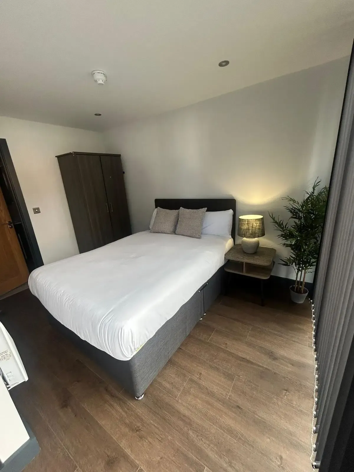 Studio apartment on the Docks in 19 Keel Wharf, L3 4ET - Property image 3 - VivreStays