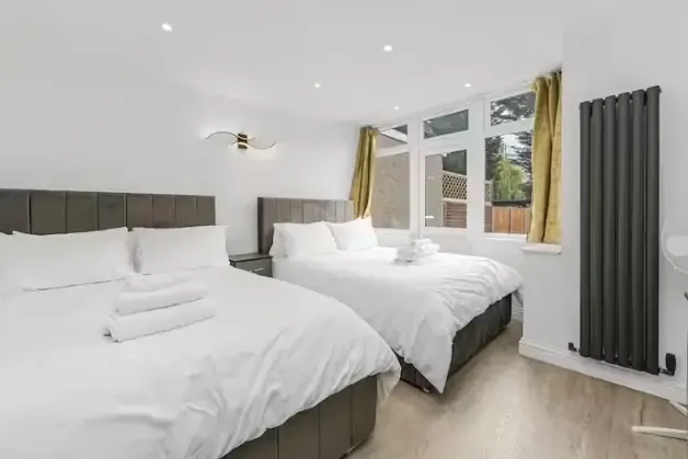 View Tavistock Apartment by Mia Partners in 34 Tavistock Avenue, UB6 8AJ Tavistock Apartment by Mia Partners in 34 Tavistock Avenue, UB6 8AJ - Property image 3 - VivreStays