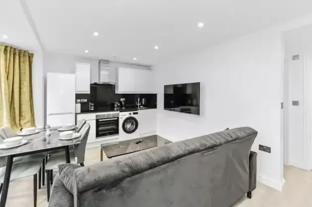 View Tavistock Apartment by Mia Partners in 34 Tavistock Avenue, UB6 8AJ Tavistock Apartment by Mia Partners in 34 Tavistock Avenue, UB6 8AJ - Property image 7 - VivreStays
