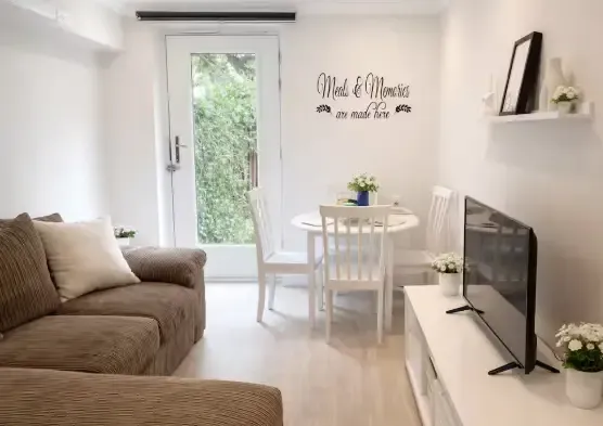 View Netherheys Drive by Mia Partners Netherheys Drive by Mia Partners serviced apartment - South Croydon - VivreStays