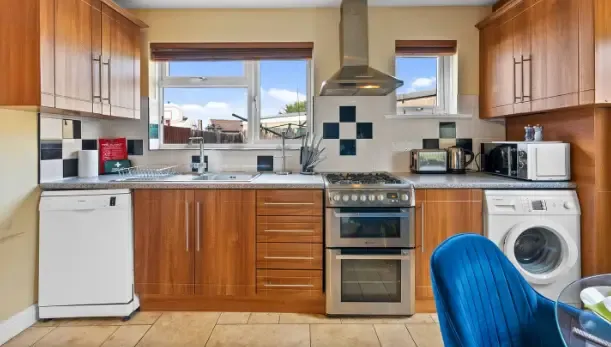 Dedworth Road by Mia Partners in 234 Dedworth Road, SL4 4JP - Property image 6 - VivreStays