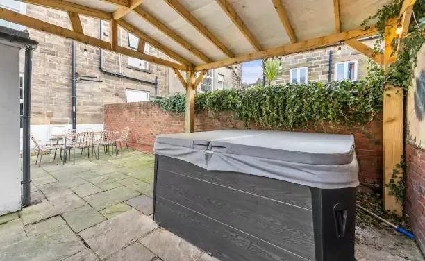 View Arundel House by Mia Partners in YO21 1QJ Arundel House by Mia Partners in YO21 1QJ - Property image 2 - VivreStays