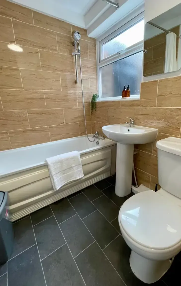 View 42 Gorst Street by Mia Partners in 42 Gorst Street, Liverpool, L4 0SB, United Kingdom 42 Gorst Street by Mia Partners in 42 Gorst Street, Liverpool, L4 0SB, United Kingdom - Property image 13 - VivreStays