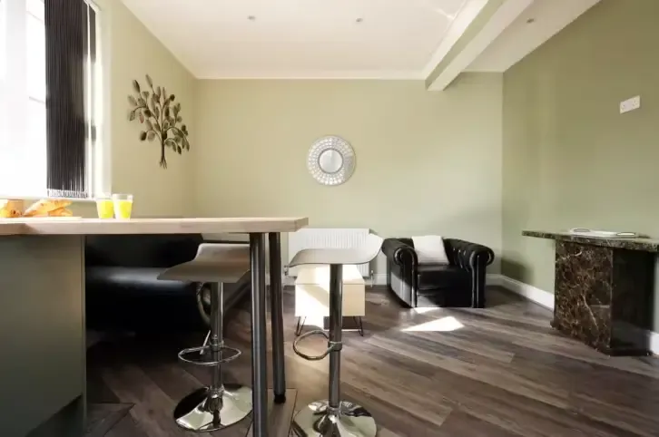 High Street by Mia Partners in 4 High Street, CF37 1QJ - Property image 9 - VivreStays