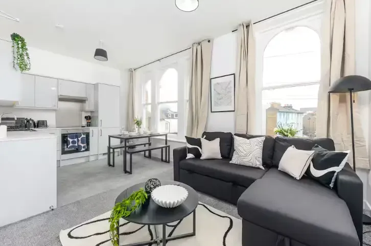 Flat 3, 107 Windmill Street by Mia Partners serviced apartment - Gravesend - VivreStays