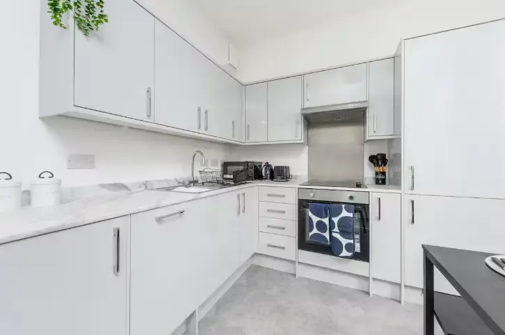 Flat 3, 107 Windmill Street by Mia Partners in 107 Windmill Street, DA12 1BW - Property image 2 - VivreStays