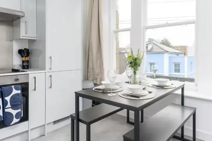 Flat 3, 107 Windmill Street by Mia Partners in 107 Windmill Street, DA12 1BW - Property image 5 - VivreStays