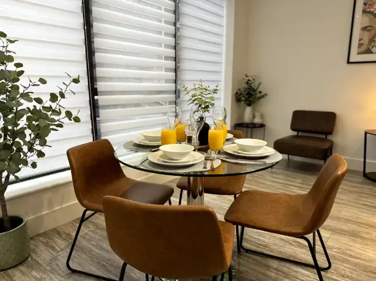 Flat 5 Kingsbridge Point by Mia Partners in SN1 2HJ - Property image 5 - VivreStays