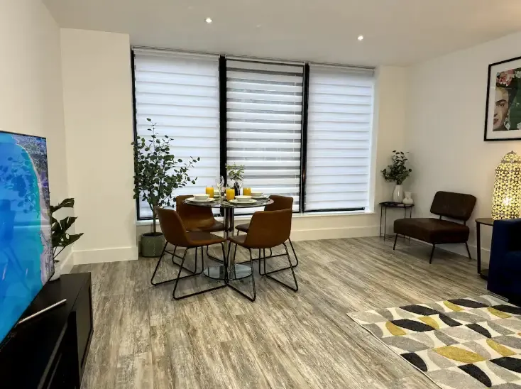 Flat 5 Kingsbridge Point by Mia Partners in SN1 2HJ - Property image 7 - VivreStays