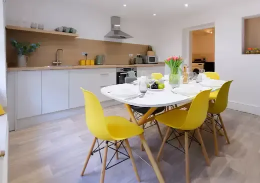 Grovefield Terrace  by Mia Partners in 9 Grovefield Terrace, CF40 1HL - Property image 4 - VivreStays