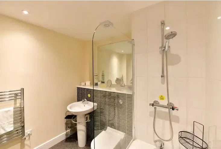 52 Meridian Bay by Mia Partners in 52 Trawler Road, SA1 1XB - Property image 5 - VivreStays