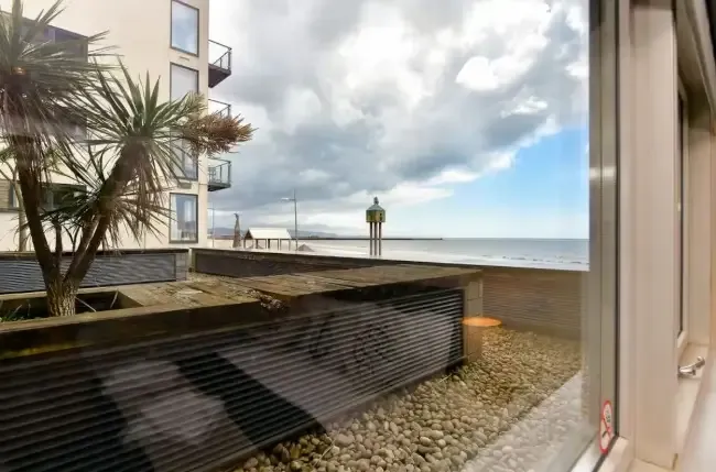 52 Meridian Bay by Mia Partners in 52 Trawler Road, SA1 1XB - Property image 7 - VivreStays
