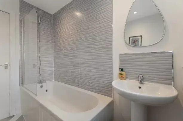 Hill Top House by Mia Partners serviced apartment - UK - VivreStays