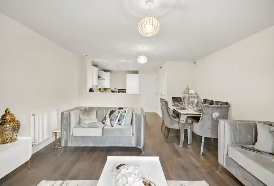 Chelwood Lane by Mia Partners in 32 Chelwood Lane, LE4 0GY - Property image 2 - VivreStays