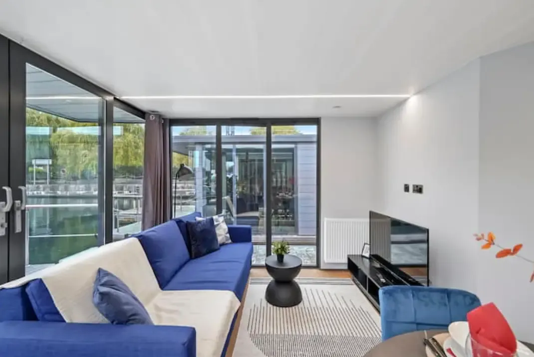 Water Lodge 2 by Mia Partners in E14 5SH, London, Greater London, England, United Kingdom - Property image 4 - VivreStays
