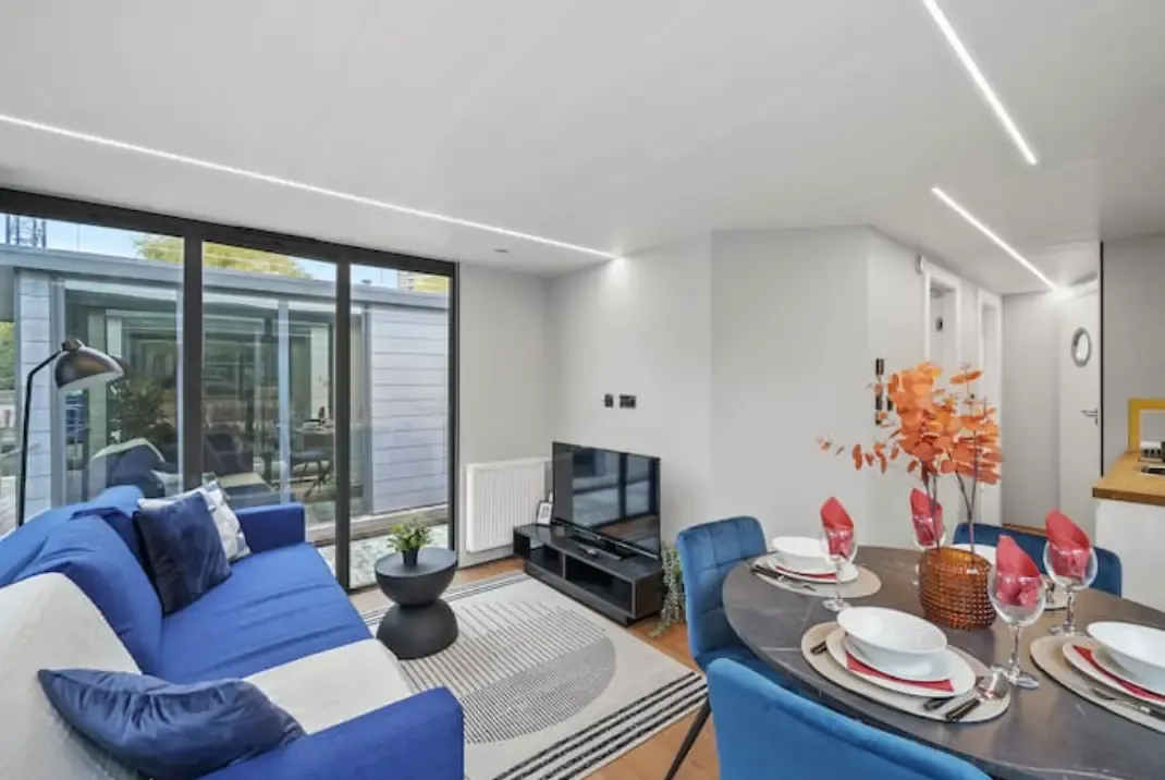 Water Lodge 2 by Mia Partners in E14 5SH, London, Greater London, England, United Kingdom - Property image 2 - VivreStays