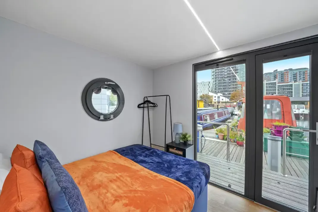Water Lodge 2 by Mia Partners in E14 5SH, London, Greater London, England, United Kingdom - Property image 8 - VivreStays