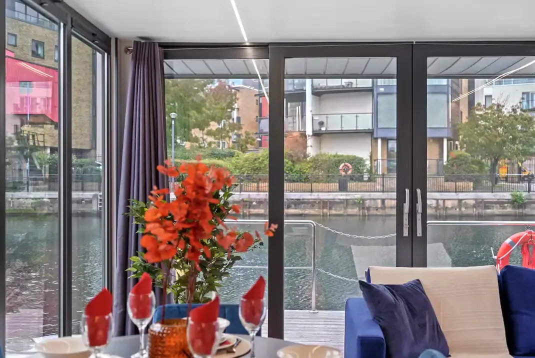 Water Lodge 2 by Mia Partners serviced apartment - London - VivreStays