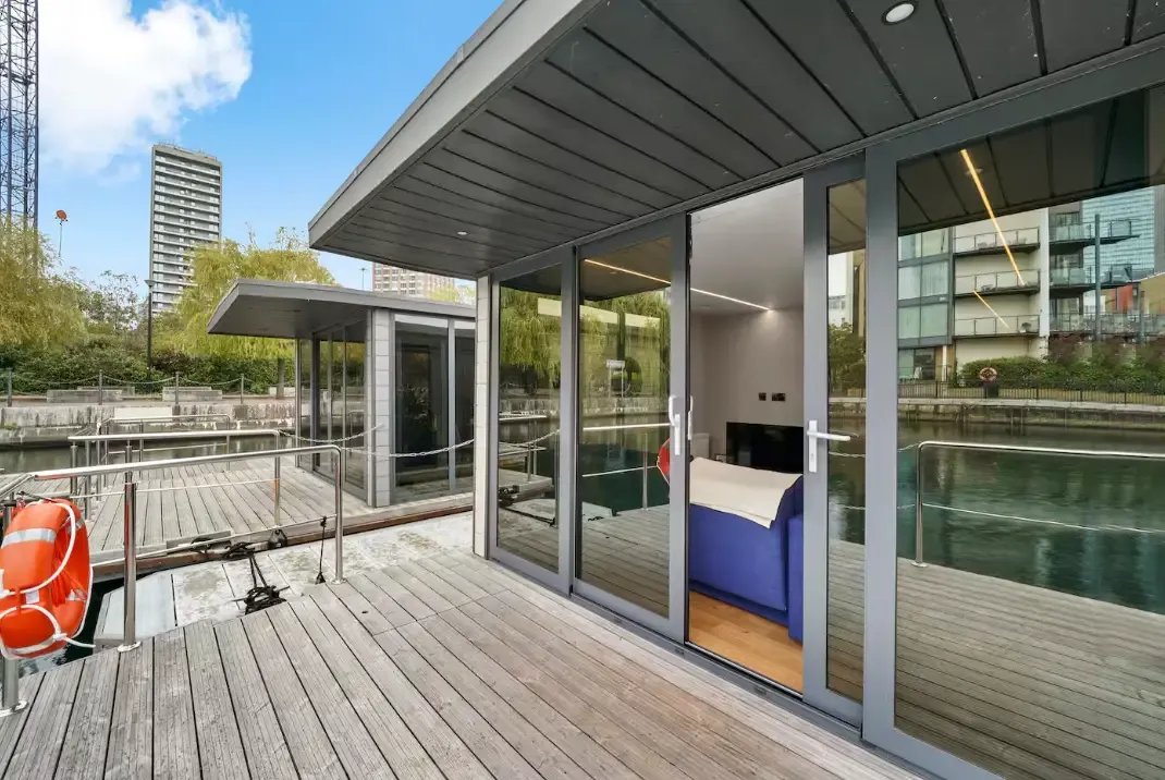 Water Lodge 2 by Mia Partners in E14 5SH, London, Greater London, England, United Kingdom - Property image 13 - VivreStays