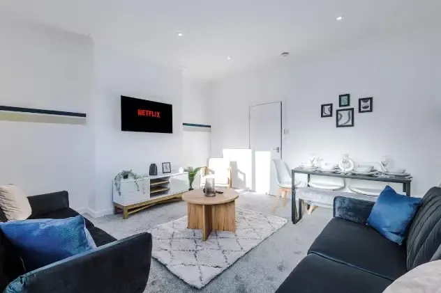 16 Church View by Mia Partners in 16 Church View, WF1 5AL - Property image 3 - VivreStays