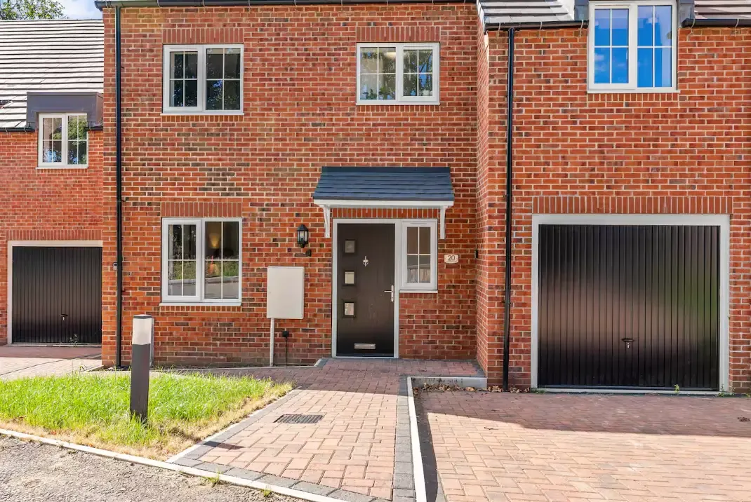 View 20 Lacewood Close by Mia Partners in 20 Lacewood Close, NG6 8ZL 20 Lacewood Close by Mia Partners in 20 Lacewood Close, NG6 8ZL - Property image 14 - VivreStays