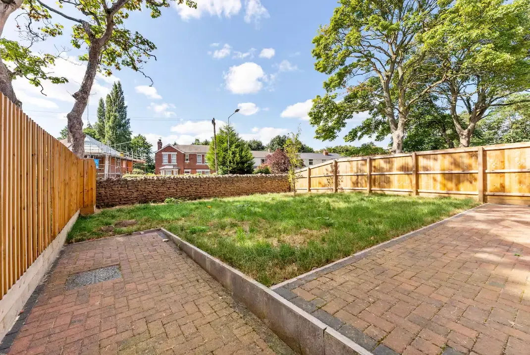 View 20 Lacewood Close by Mia Partners in 20 Lacewood Close, NG6 8ZL 20 Lacewood Close by Mia Partners in 20 Lacewood Close, NG6 8ZL - Property image 15 - VivreStays
