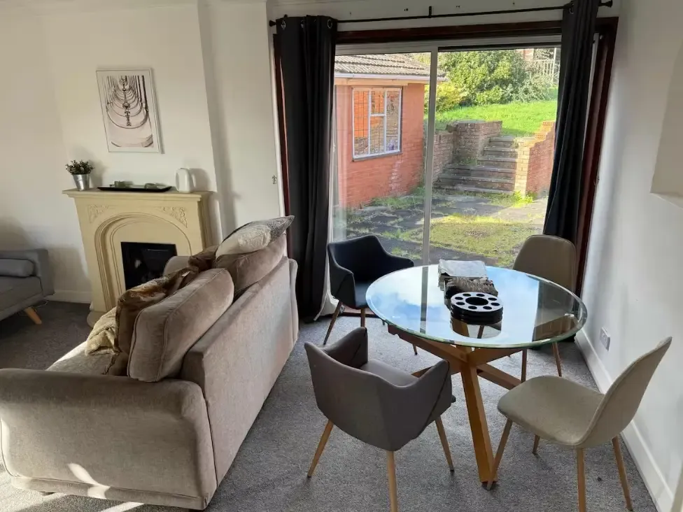 111 Crick Road by Mia Partners in 111 Crick Road, Rugby, CV21 4DZ, United Kingdom - Property image 13 - VivreStays