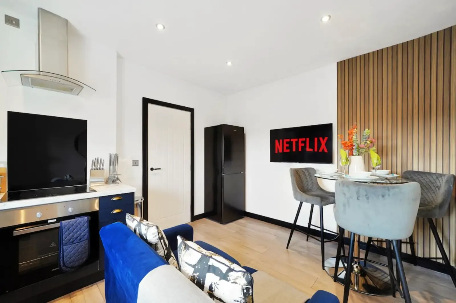 View Lower Oxford Street One-Bed by Mia Partners in 80 Lower Oxford Street, Castleford, WF10 4AF, United Kingdom Lower Oxford Street One-Bed by Mia Partners in 80 Lower Oxford Street, Castleford, WF10 4AF, United Kingdom - Property image 2 - VivreStays