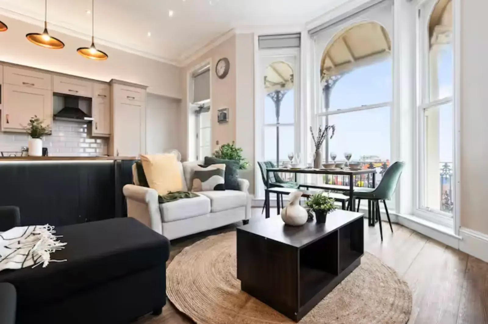 Flat 2 Marine Parade by Mia Partners in 42 Marine Parade, Worthing, BN11 3QA, United Kingdom - Property image 4 - VivreStays