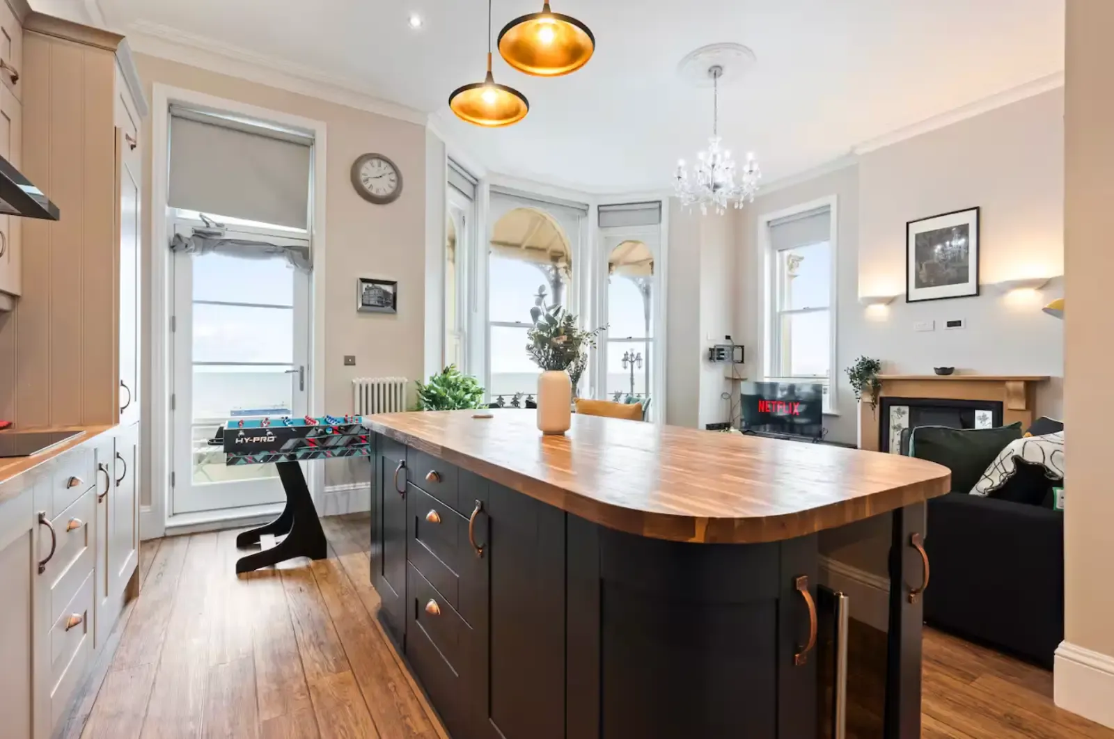 Flat 2 Marine Parade by Mia Partners in 42 Marine Parade, Worthing, BN11 3QA, United Kingdom - Property image 8 - VivreStays