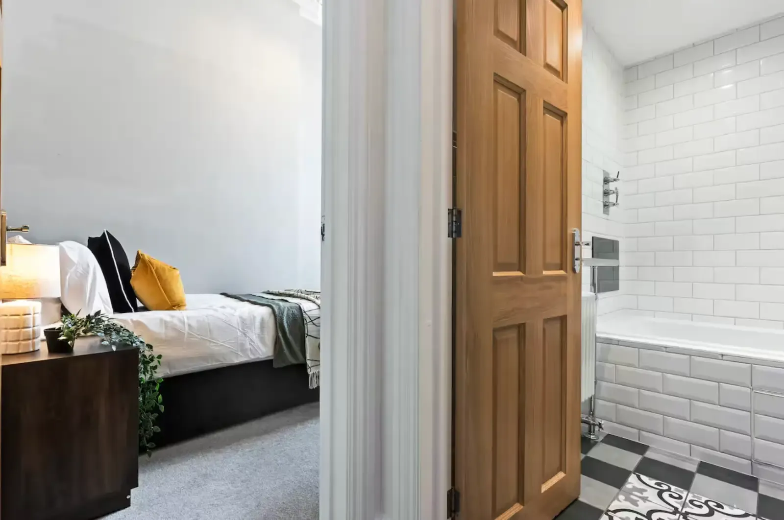 Flat 2 Marine Parade by Mia Partners in 42 Marine Parade, Worthing, BN11 3QA, United Kingdom - Property image 11 - VivreStays