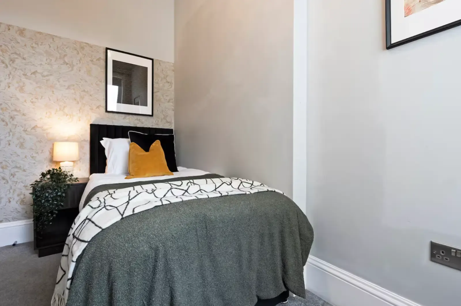 Flat 2 Marine Parade by Mia Partners in 42 Marine Parade, Worthing, BN11 3QA, United Kingdom - Property image 12 - VivreStays