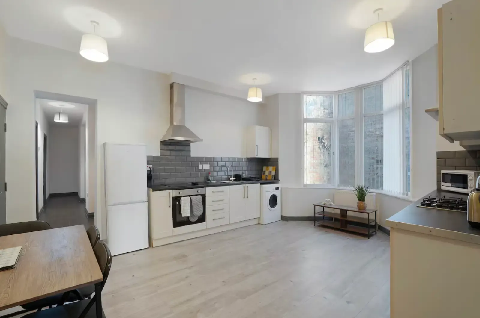View 1, 82 Church Road by Mia Partners in 82 Church Road, TS18 1TW 1, 82 Church Road by Mia Partners in 82 Church Road, TS18 1TW - Property image 5 - VivreStays
