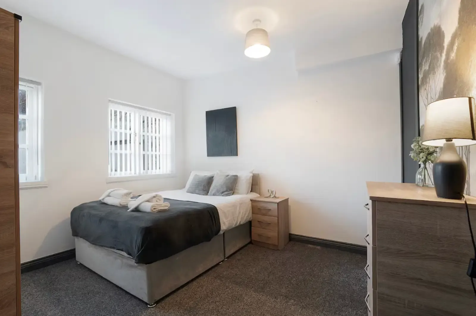 View 1, 82 Church Road by Mia Partners in 82 Church Road, TS18 1TW 1, 82 Church Road by Mia Partners in 82 Church Road, TS18 1TW - Property image 12 - VivreStays