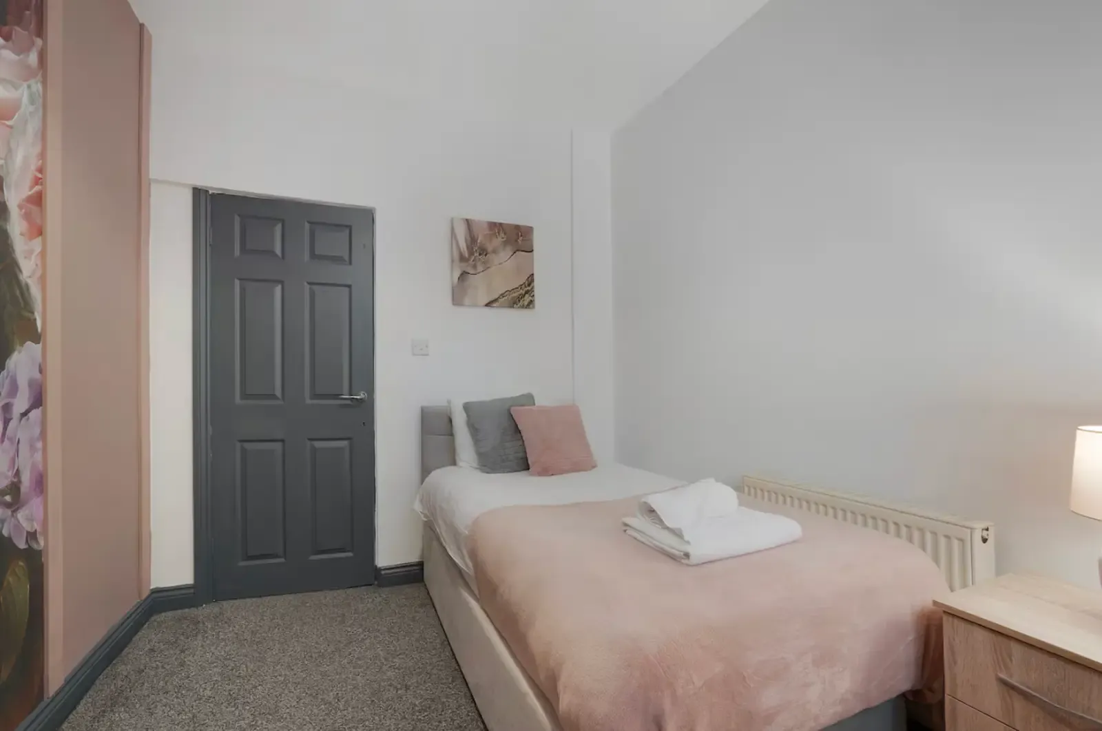 View 1, 82 Church Road by Mia Partners in 82 Church Road, TS18 1TW 1, 82 Church Road by Mia Partners in 82 Church Road, TS18 1TW - Property image 15 - VivreStays