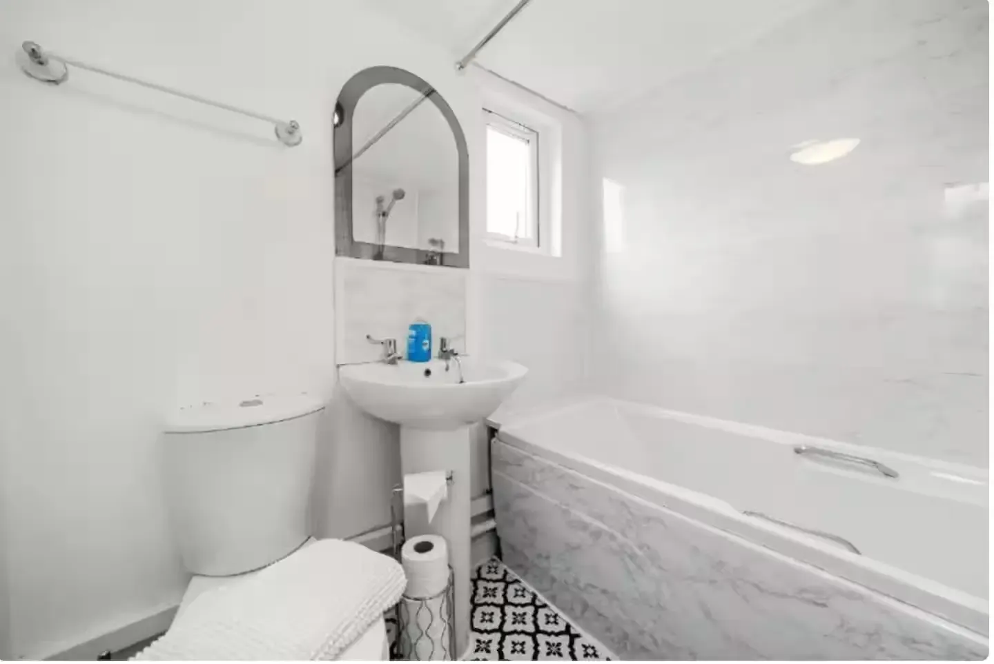 View Ground Floor Flat, 272 North Road West by Mia Partners in 272 North Road West, Plymouth, PL1 5DQ, United Kingdom Ground Floor Flat, 272 North Road West by Mia Partners in 272 North Road West, Plymouth, PL1 5DQ, United Kingdom - Property image 2 - VivreStays