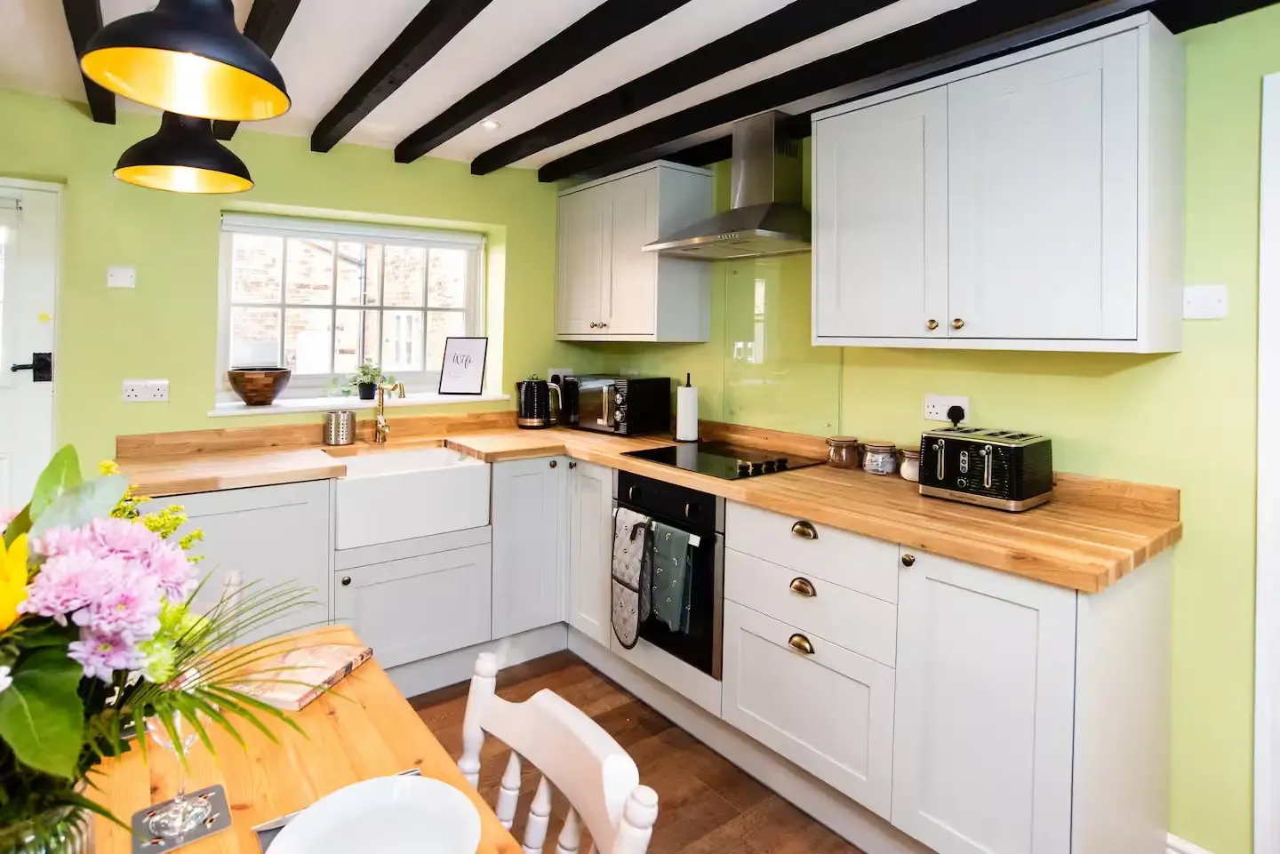 View Lowes Cottage by Mia Partners in NG14 5HW, Nottingham, Nottinghamshire, England, United Kingdom Lowes Cottage by Mia Partners in NG14 5HW, Nottingham, Nottinghamshire, England, United Kingdom - Property image 5 - VivreStays