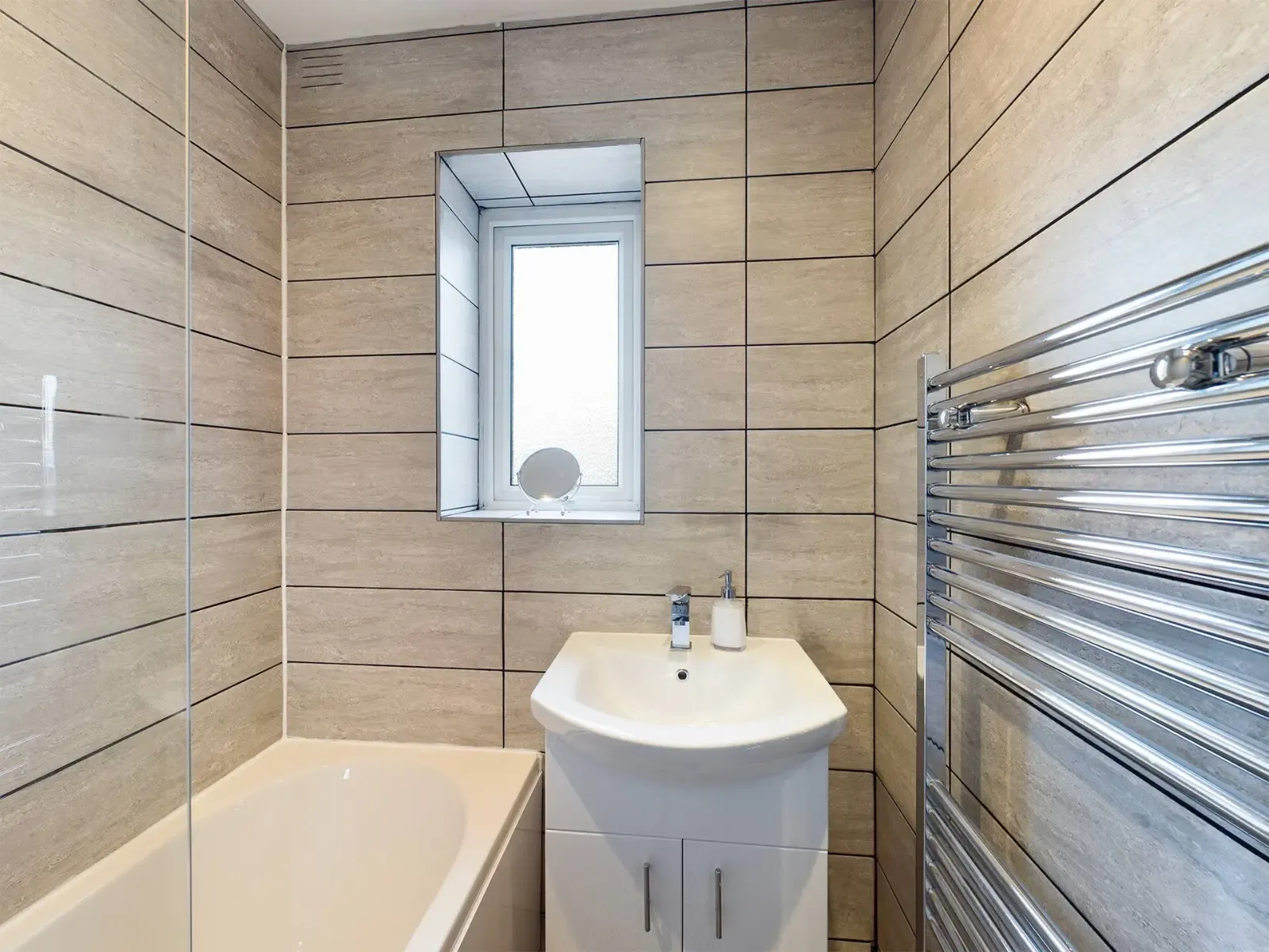 Dodhurst Road by Mia Partners in 5 Dodhurst Road, Hindley, Wigan, WN2 4DJ, United Kingdom - Property image 7 - VivreStays