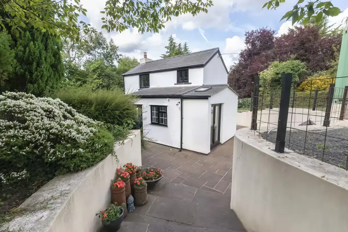 Pwll Y Wern Cottage by Mia Partners in NP7 8DW, Abergavenny, Monmouthshire, Wales, United Kingdom - Property image 6 - VivreStays