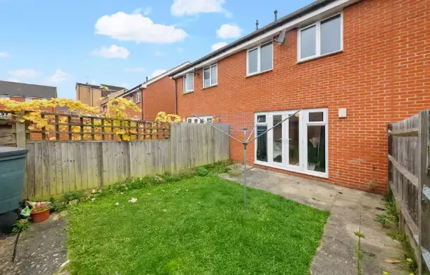 View St. Agnes Way by Mia Partners in 11 St Agnes Way, Reading, RG2 0FS, United Kingdom St. Agnes Way by Mia Partners in 11 St Agnes Way, Reading, RG2 0FS, United Kingdom - Property image 4 - VivreStays
