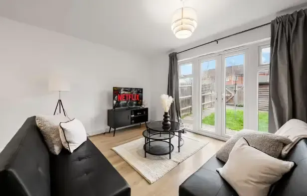 View St. Agnes Way by Mia Partners in 11 St Agnes Way, Reading, RG2 0FS, United Kingdom St. Agnes Way by Mia Partners in 11 St Agnes Way, Reading, RG2 0FS, United Kingdom - Property image 6 - VivreStays