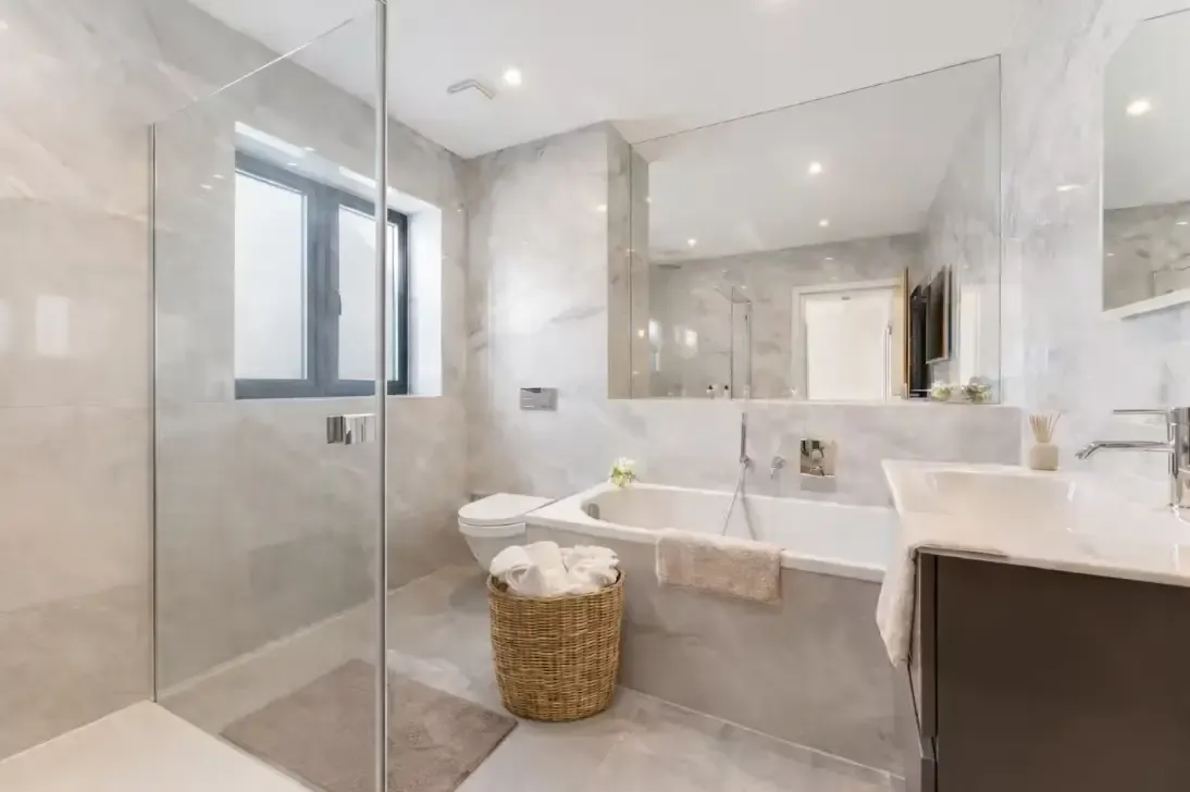 1 Phoenix Close by Mia Partners in 1 Phoenix Close, Gerrards Cross, SL9 7AU, United Kingdom - Property image 3 - VivreStays