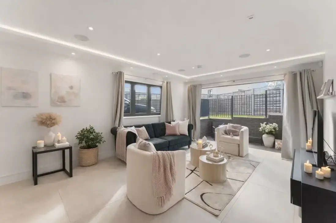 1 Phoenix Close by Mia Partners serviced apartment - Gerrards Cross - VivreStays