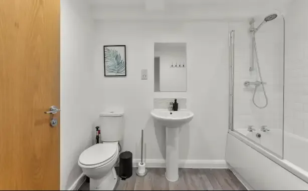 View 2 Meridian House One-Bed by Mia Partners in 2 Artist Street, LS12 2EW 2 Meridian House One-Bed by Mia Partners in 2 Artist Street, LS12 2EW - Property image 2 - VivreStays